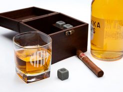 Охлаждающие камни для виски с гравировкой в деревнной коробке