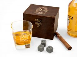 Комплект из стакана для виски с гравировкой и охлаждающих камней в деревянной коробке с надписью