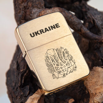 Стильна запальничка Zippo з гравіюванням герба України